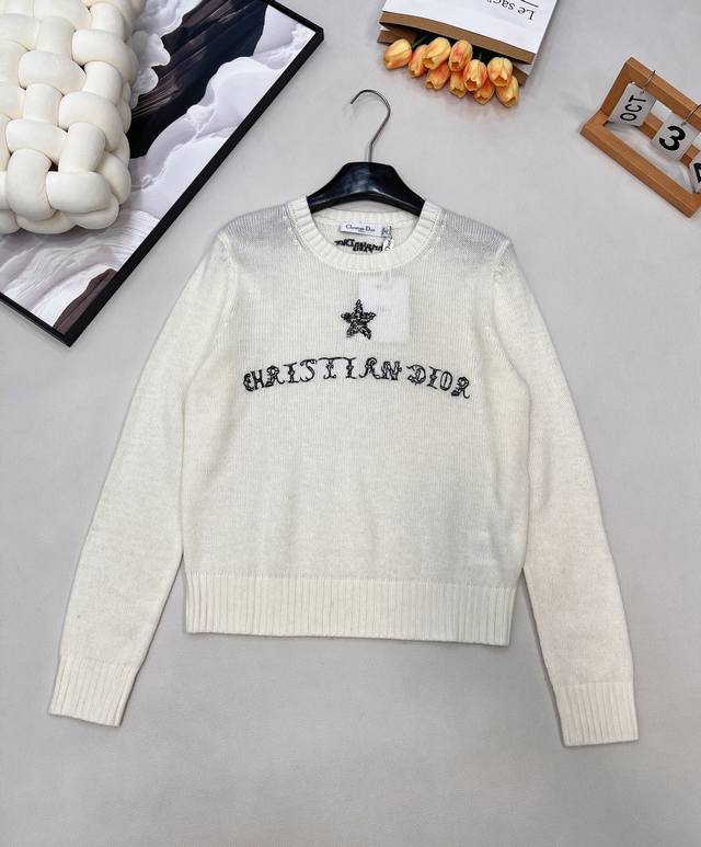 Dior Lucky Five-Pointed Star Embroidered Wool Knit Sweater A gentle encounter of