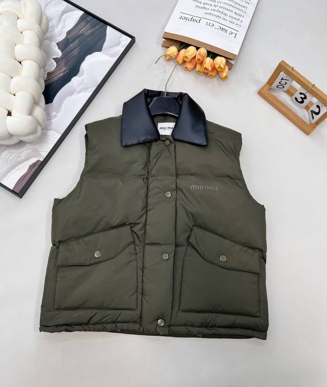 Miumiu25Fw Autumn/Winter New Color-Blocked Genuine Leather Lapel Sleeveless Down