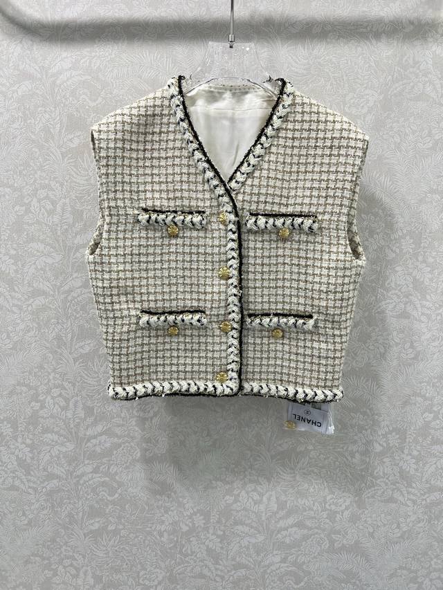 Chan*L 25K High-End Handcrafted Series Tweed Vest, Liu Wen Magazine Runway Look,