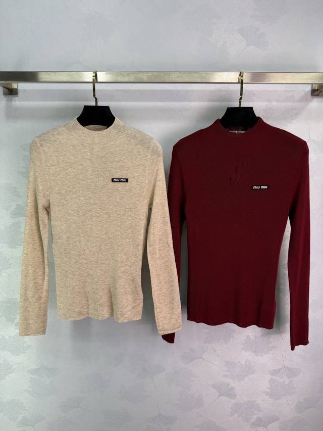 Miu*25 Autumn/Winter New Knit Top, Classic Letter Logo Decoration, Regular Fit,
