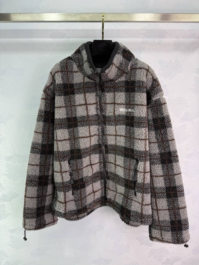 Miu*2025 Autumn/Winter New Plaid Teddy Plush Jacket and Skirt Set. The entire se