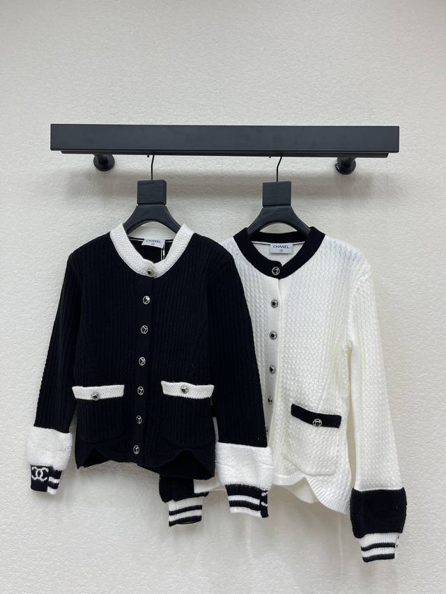 Chane*25 Autumn/Winter New Black and White Color-Blocked Pocket Knit Cardigan. C