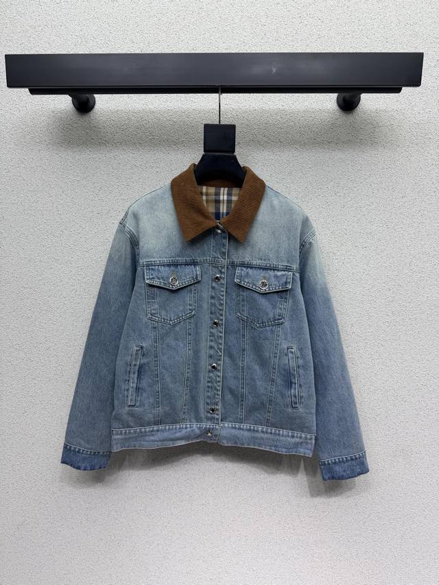 L's reversible plaid denim jacket features a retro wash, making it versatile and