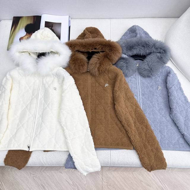 Cd 25Ss Autumn/Winter New Arrival Bestseller Series: Fox Fur Collar Coat. This h