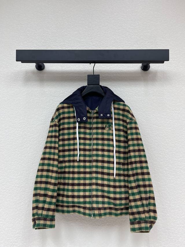 25 Autumn/Winter New Classic Plaid Print Jacket/Hooded Coat. The plaid pattern e