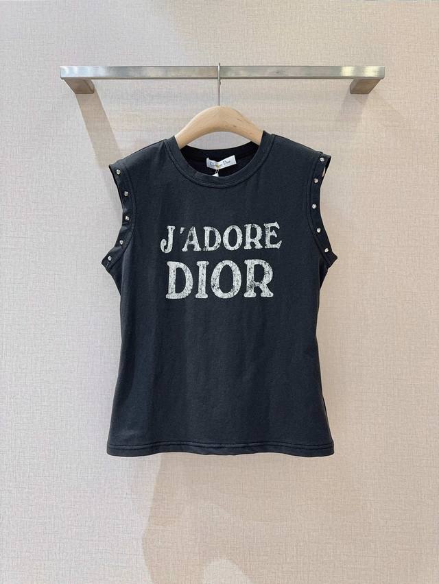 New Arrival from D'adore Dior: Sleeveless top in classic linen fabric. The solid