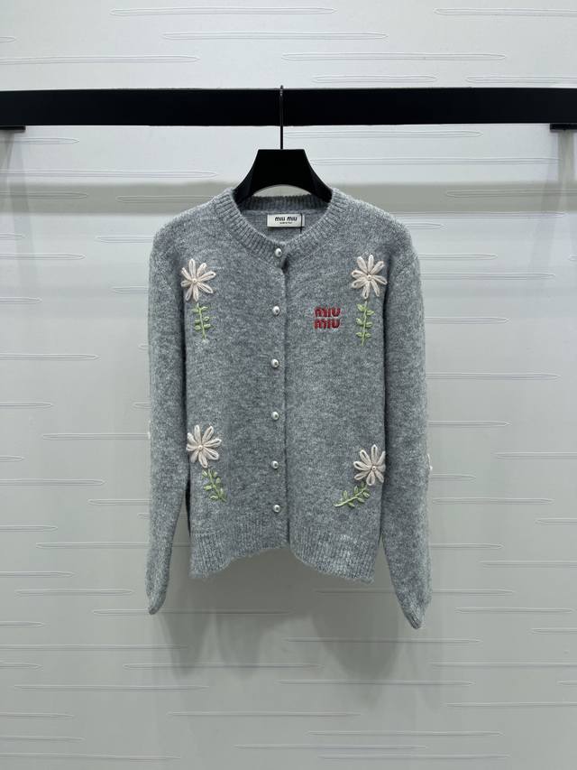 New Arrival! High-Quality Original Miu Mi* 2025 Autumn/Winter Collection! 3D Cr