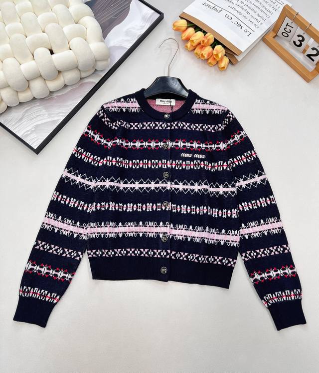 Miu Miu 2025 New Retro Jacquard Knit Cardigan, made with custom-made wool from S