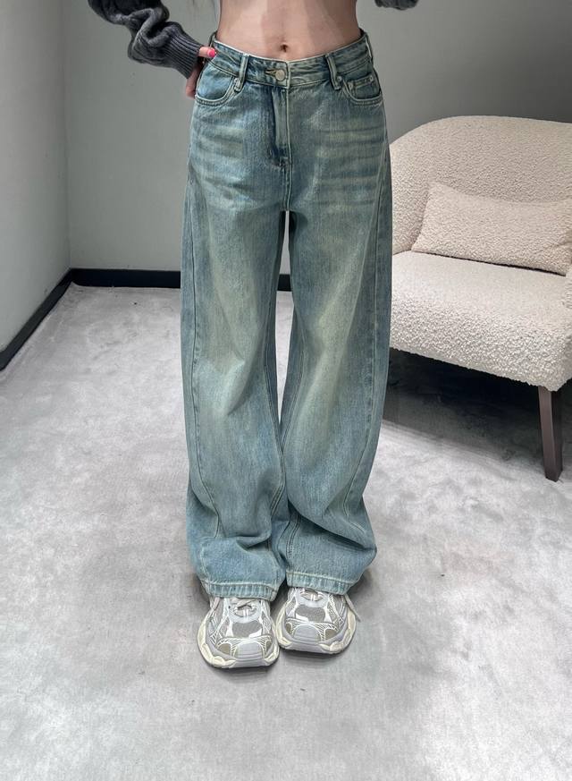 2025 Premium Collection Retro Blue Jeans. A striking vintage, distressed look. M