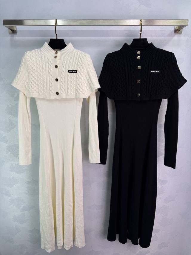 Miu*25 Autumn/Winter New Knitted Dress Two-Piece Set. The top features a stand-u