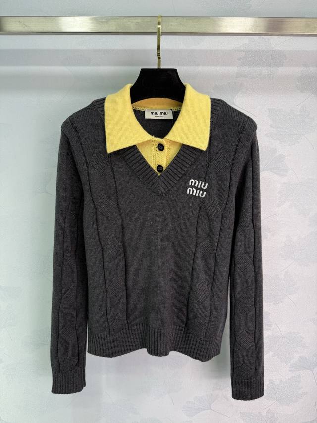 Miumi*2025 Autumn/Winter New Color-Blocked Faux Two-Piece Knit Top! Made with cu