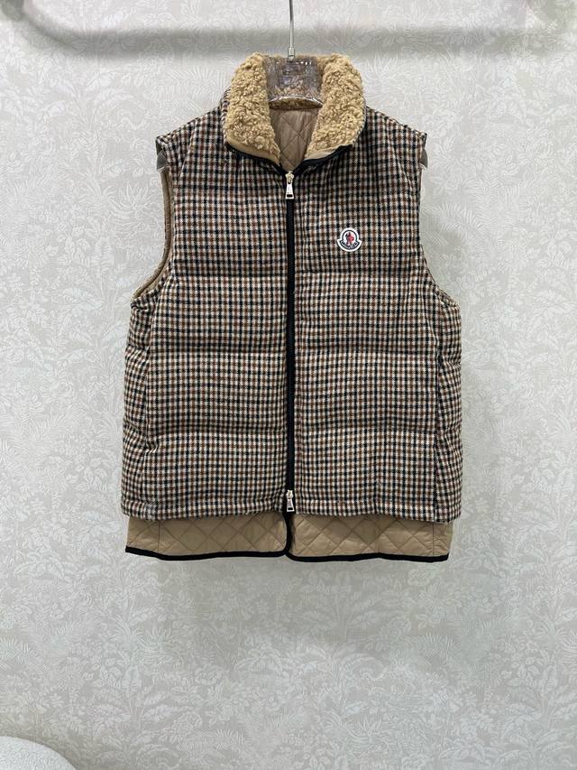 Mocle*25 New Wool Houndstooth Down Vest. Teddy curls, stand-up collar, and faux
