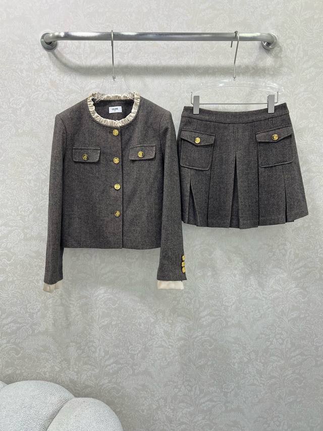 Celin* 2025 New Set Includes Wool Coat and Pleated Skirt. Super popular Maillard