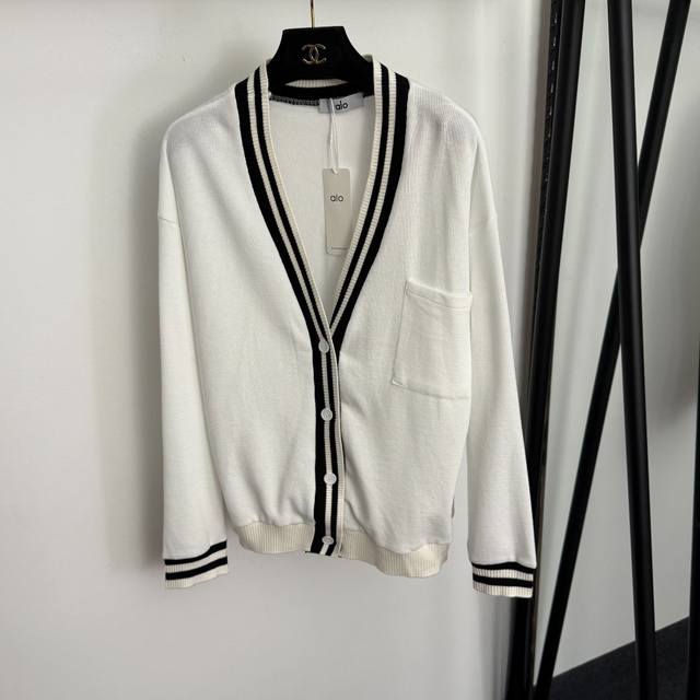 Style No. 20257028 Alo* New color-blocked V-neck long-sleeved knit cardigan, wh