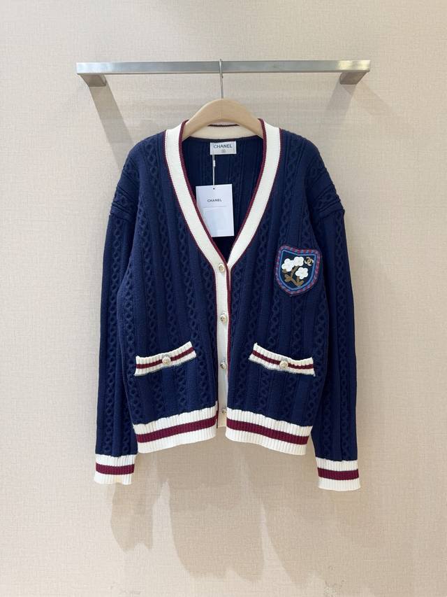 Cha*N*E*L New Arrival Preppy Knit Cardigan Features a V-neck, single-breasted de