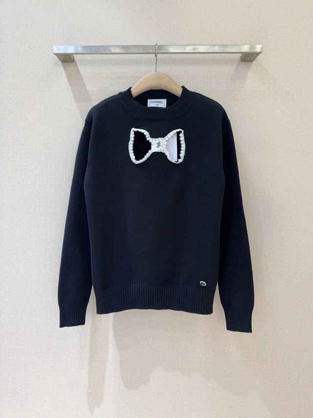 Cha*N*E*L New Knit Top Recommendation~ This round neck knit top features a bow d