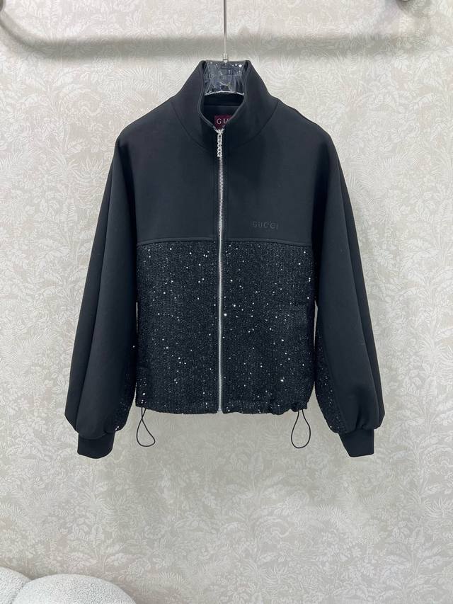 Gucc*25 New Drop-Shoulder Jacket. The design features a striking Roman-style str