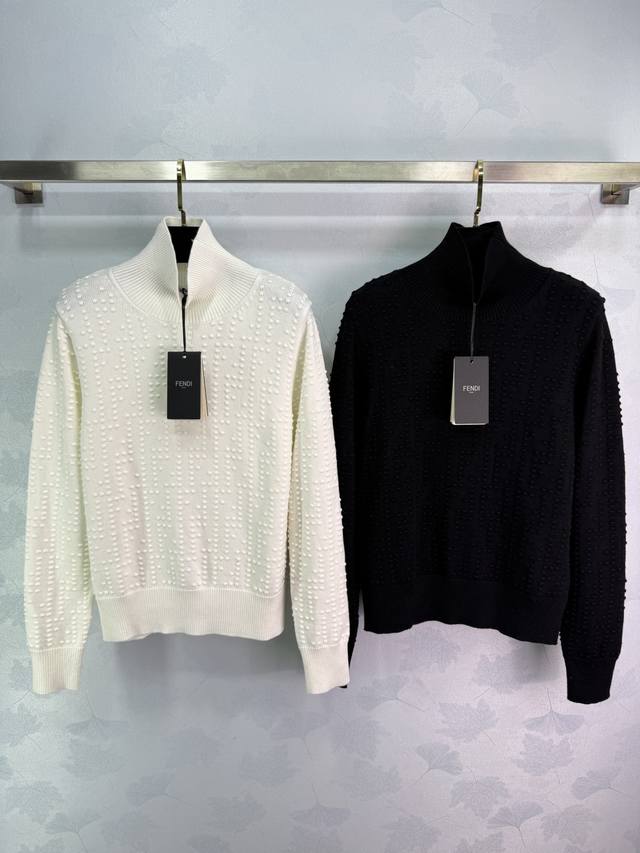 Fe*25 Autumn/Winter New High-Neck Knit Sweater: Exquisite pearl polka dot textur