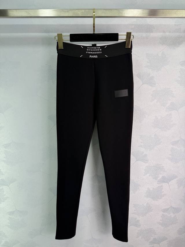 Mm6 Margiela*25 New Fleece-Lined Leggings/Shark Pants. Features include a contra