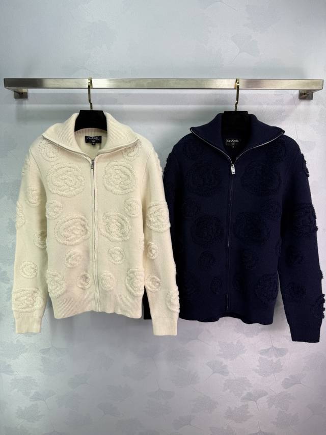 Ch*25 Autumn/Winter New Stand Collar Knit Cardigan. Features an all-over camelli