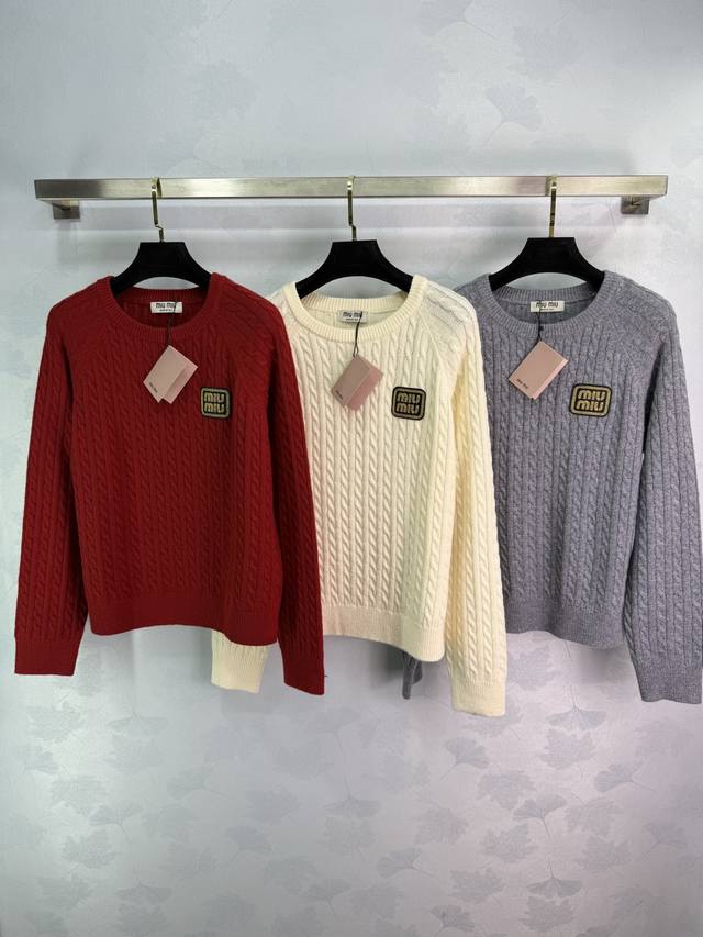 Miu*25 Autumn/Winter New Classic Cable Knit Sweater with Gold Logo Embroidery on