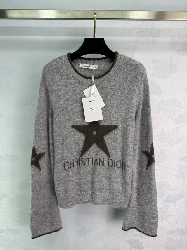 Dio*25 Autumn/Winter New Arrival Five-Pointed Star Embroidered Bell Sleeve Sweat