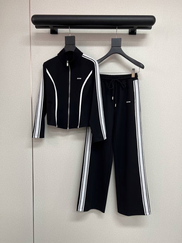 High-quality Miu Miu 2025 Autumn/Winter New High-end Sporty Casual Suit Stand C