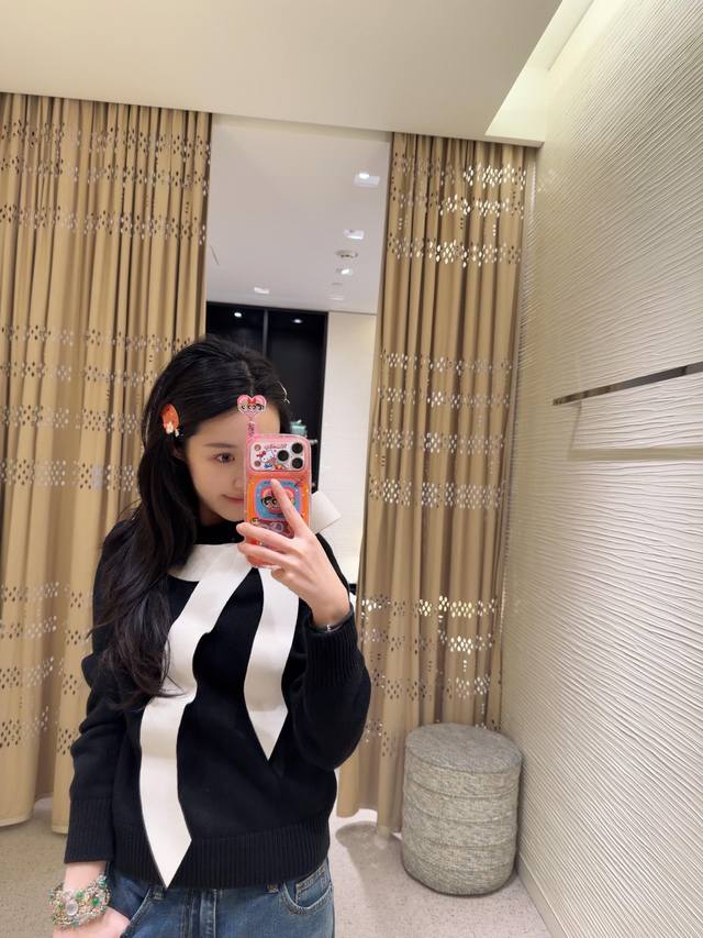 Chan*L 25K High-End Handmade Collection Black and White Color-Blocked Bow Knit S