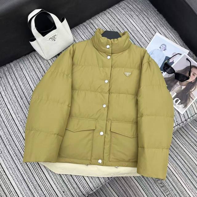 Highly recommend this American street style outfit! Pra* long-term style, Fall/