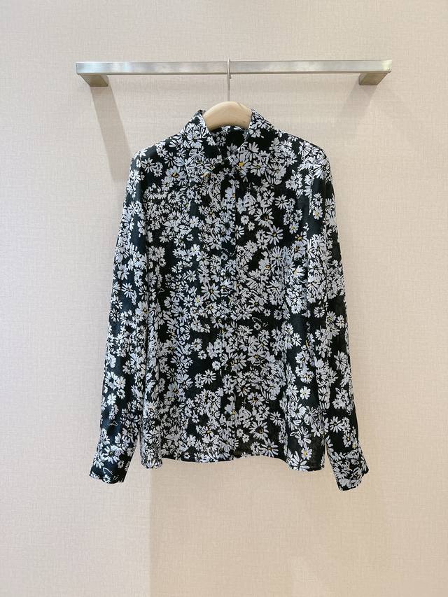 Burberry New Arrival Recommendation The daisy collared shirt is so sophisticated