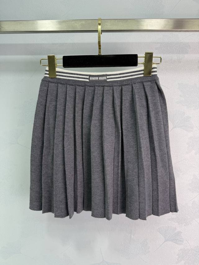 Miu*25 Autumn/Winter New Pleated Skirt with Striped Belt Design - Super Slimming
