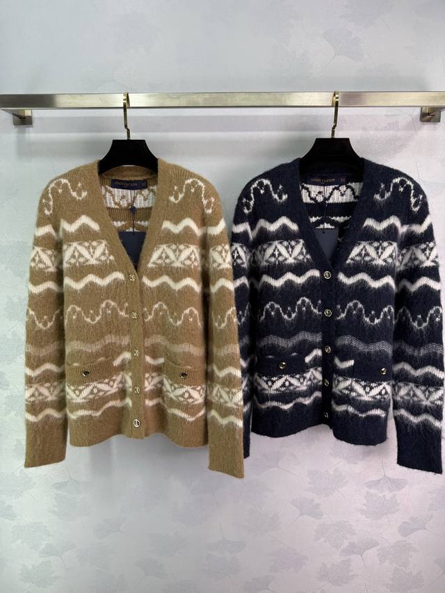 Lou*25 Autumn/Winter New Fair Isle Jacquard Knit V-Neck Cardigan. Soft and skin-