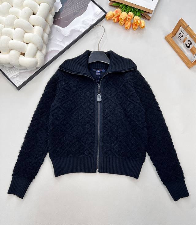Louis Vuitton 2025 New 3D Jacquard Knit Zipper Collar Jacket, Ski Collection# Cr
