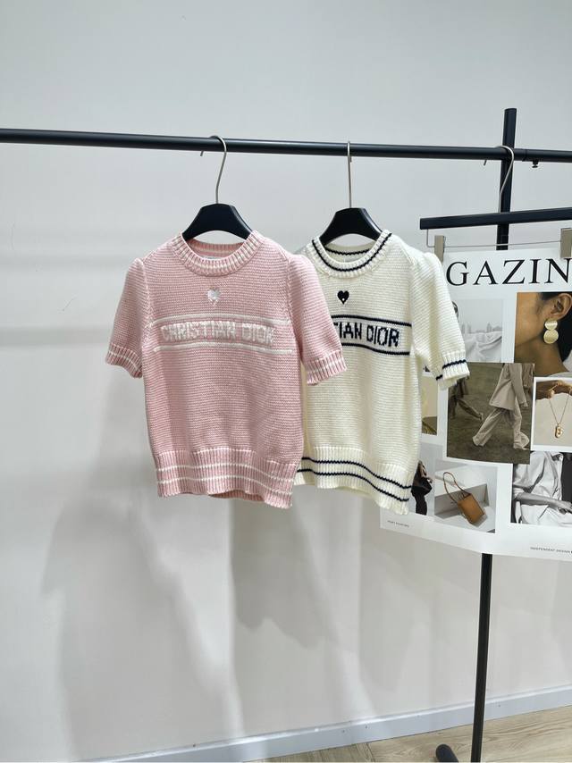 Dr Neckline Heart Embroidery Puff Sleeve Top, Fabric: Cashmere Blend, Colors: Li