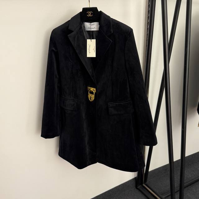 Style No. 20256948 Schiaparelli* New metal lock buckle back gold buckle belt de