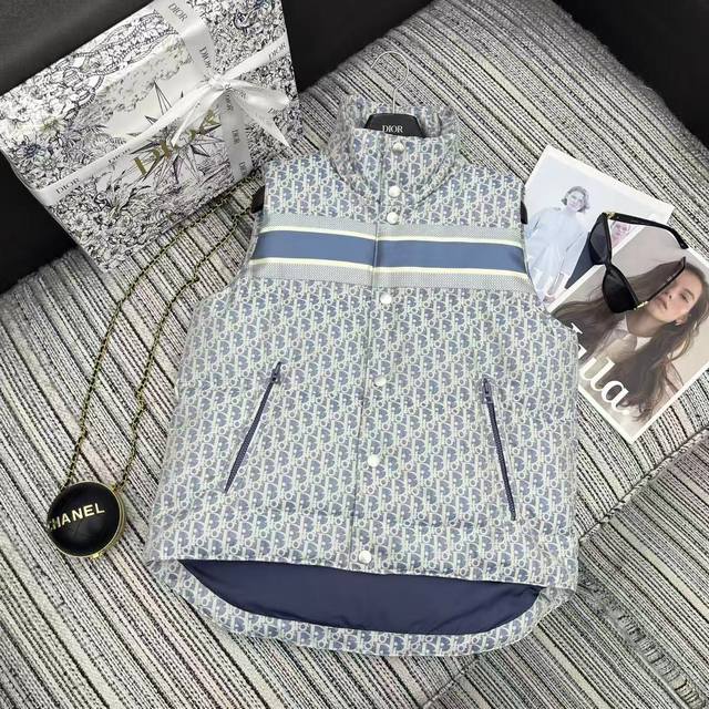 Highly recommend the 2025 Early Autumn/Winter Dio* New Classic Monogram Jacquar