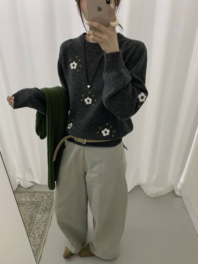 Simple, casual, stylish, and elegant European-style autumn/winter new arrival.