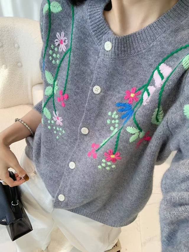 All Wool Heavy Embroidered Cardigan, Five Colors, One Size Available DDD