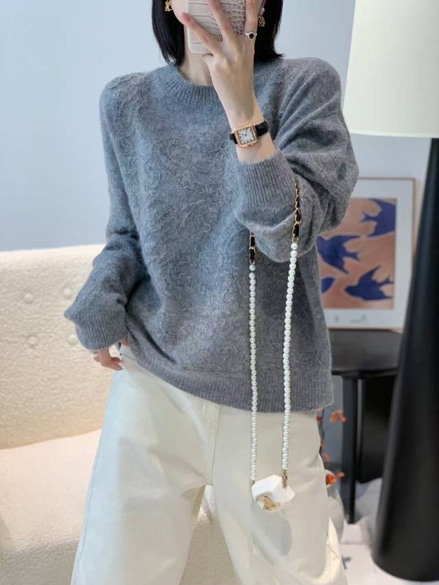 Alpaca wool chain sleeve embroidered pullover sweater, four colors, one size fit