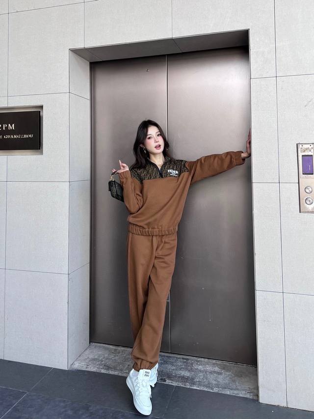 Fend* 2025 Newest Collection! Monogram Logo Trouser Set! A simple solid color de