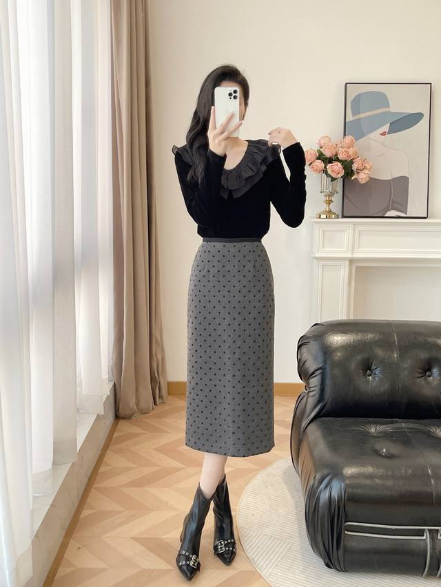 2025 Autumn/Winter New Style Flocked Polka Dot Skirt + Full Fleece Ruffled Stri