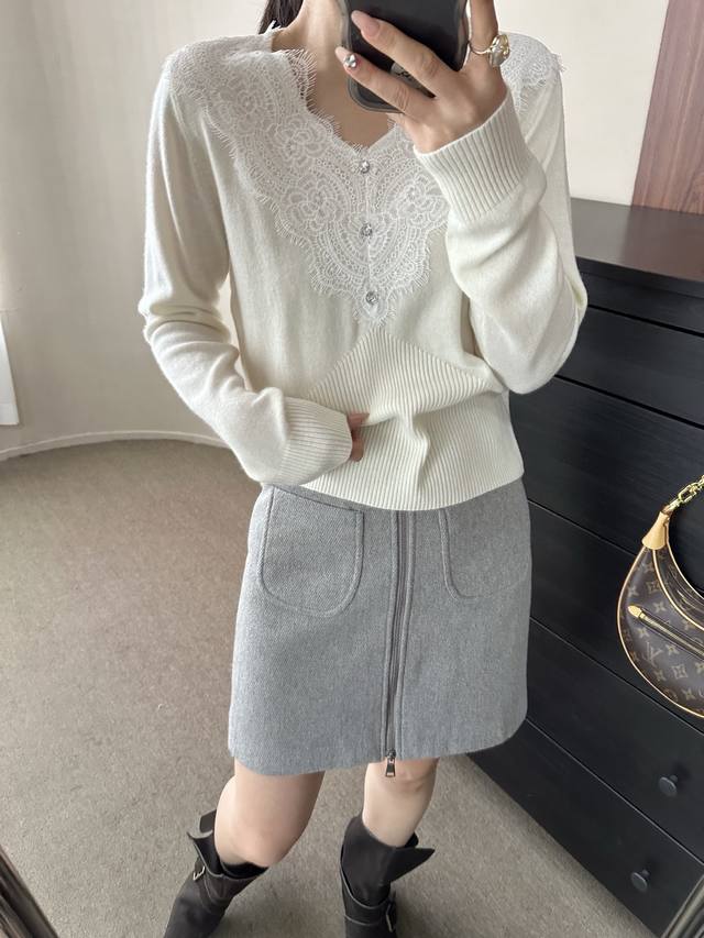 Korean Style 2025 Sweet V-neck Lace-trimmed Wool Elegant Versatile Short Knit T