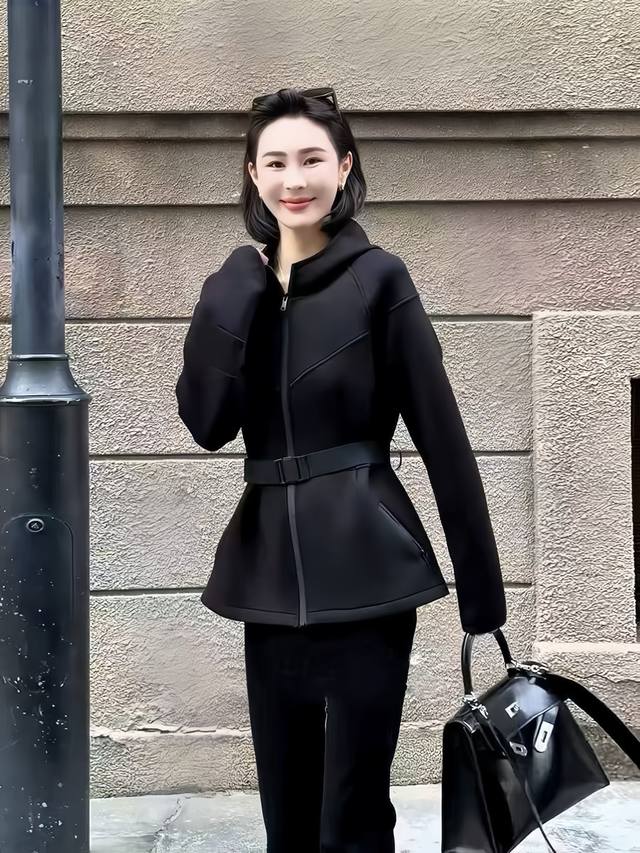 Hot Item Recommendation: European and American Retro Zipper Hooded Jacket. The h