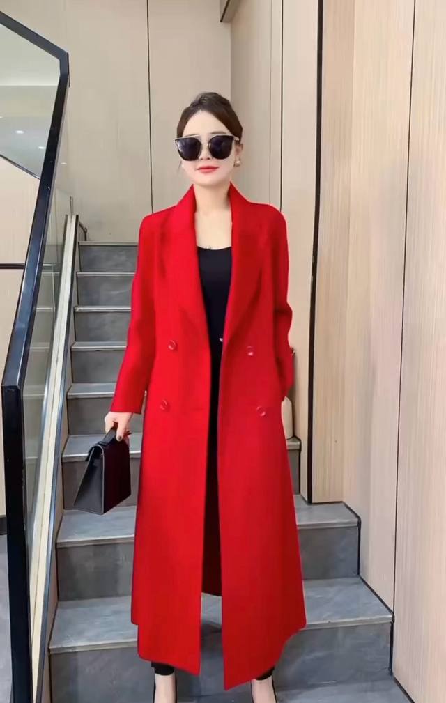 Double-faced wool coat, exuding a high-end feel, slimming and flattering for al