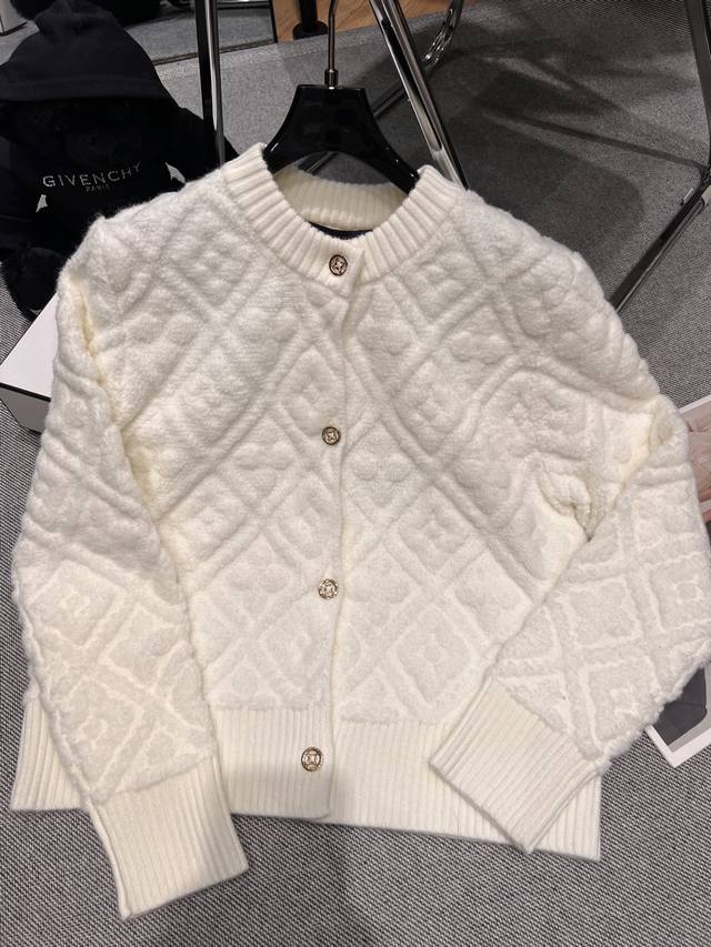 Lv 2025 Autumn/Winter New Knit Cardigan, Jacquard Design, Popular with Many Infl