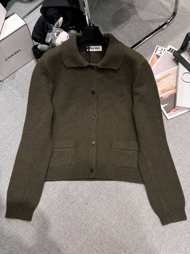 Miumi* 2025 Autumn/Winter New Knit Top, Super Pretty Olive Green, Relaxed Rich H