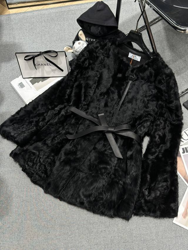 Herme* 2025 Autumn/Winter New Style Sheep Coat, Mid-length Details, Made with Im