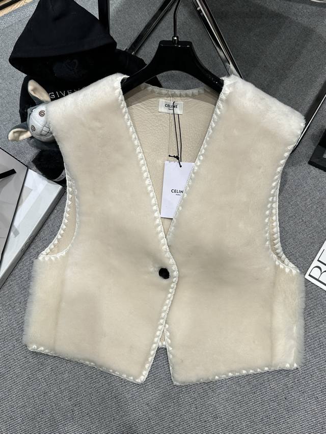 Celin* 2025 Autumn/Winter Merino Fur Vest, featuring delicate, three-dimensional