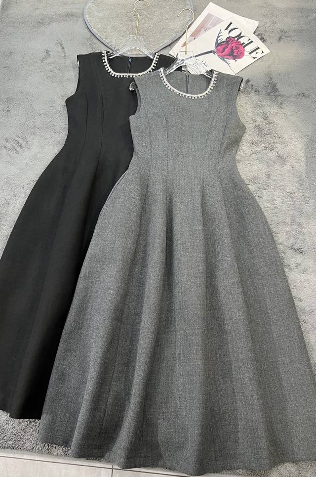 New Hepburn-style tweed sleeveless long dress Black, apricot, and gray Smlpxl DD