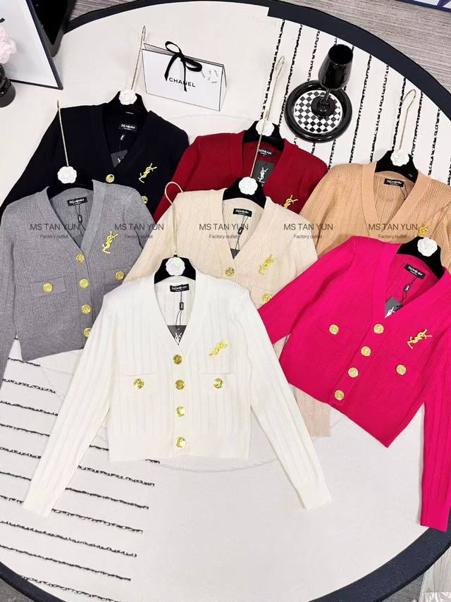 New V-neck metal buckle long-sleeved cardigan sweater Black, white, gray, aprico